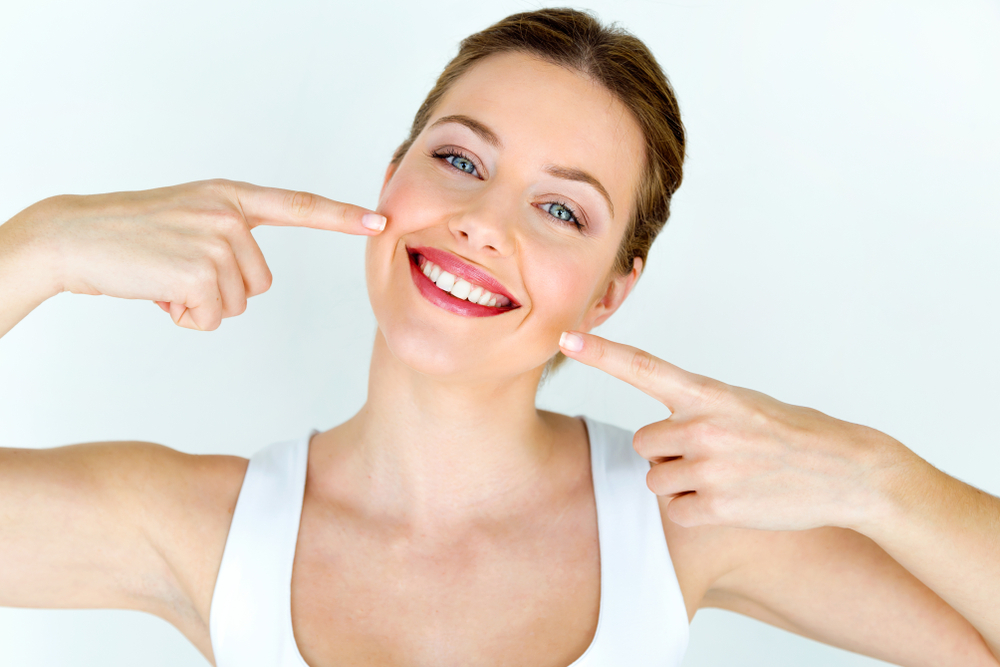 7 hidden benefits of teeth whitening